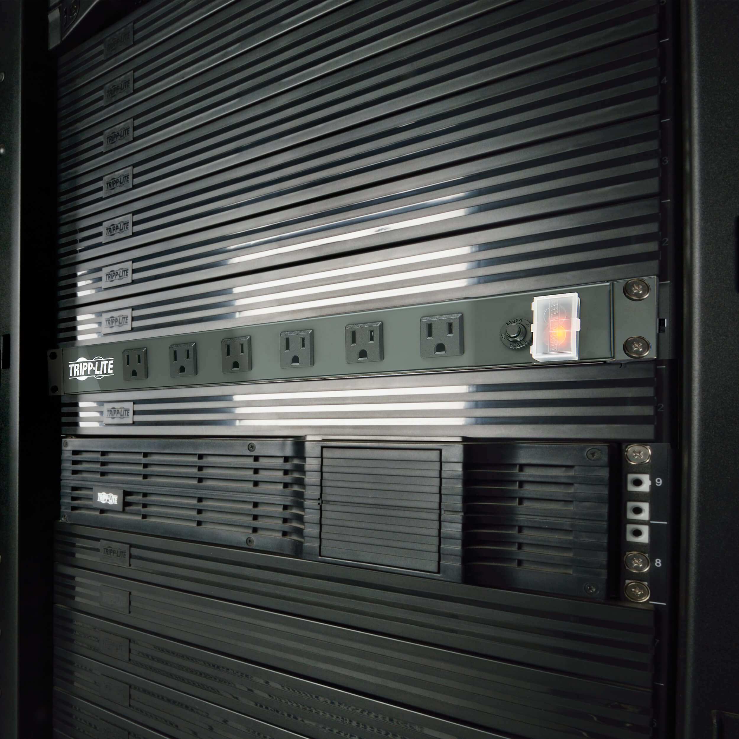 Rack Mount Power Strip, 1U, 120V, 12 x 515P Outlets, 15ft. Cord Eaton